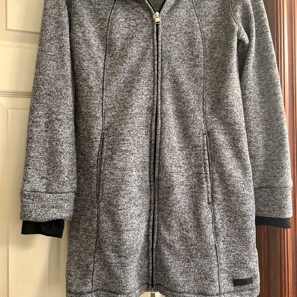 Calvin Klein Performance Quick Dry Jacket w/Detachable Hood and Headphone Access - Picture 3 of 9